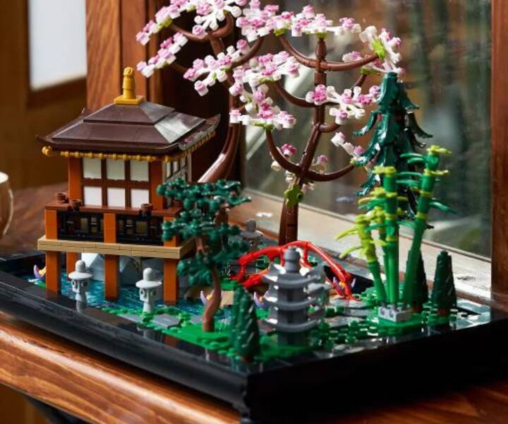 LEGO® 10315 Tranquil Garden