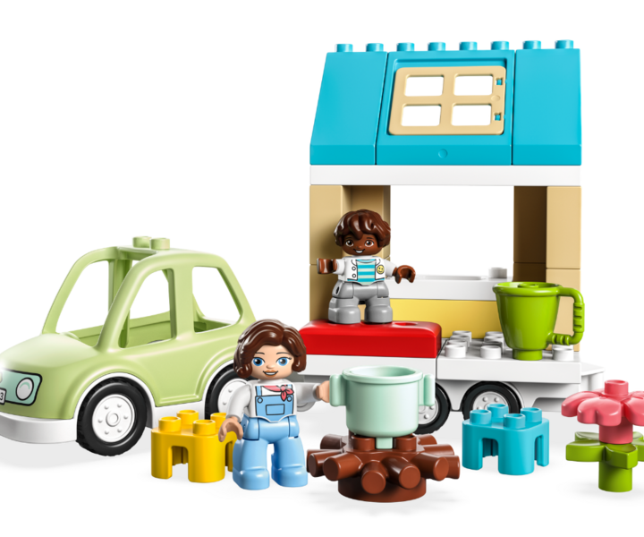 LEGO® 10986 Family House on Wheels
