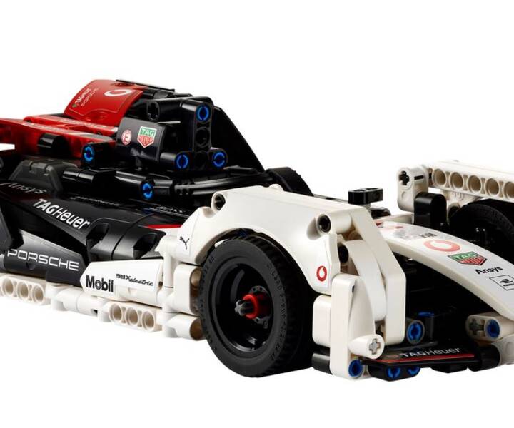 LEGO® 42137 Formula E® Porsche 99X Electric
