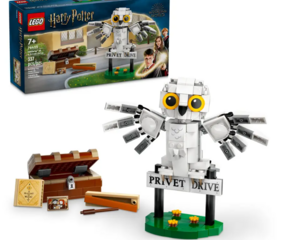 LEGO® 76425 Hedwig™ im Ligusterweg 4